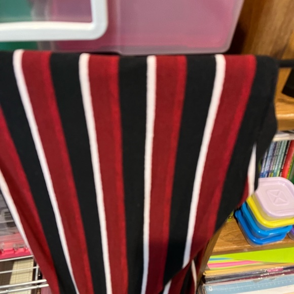 Red/Blk/wht. Palazzo pants large - Picture 2 of 5